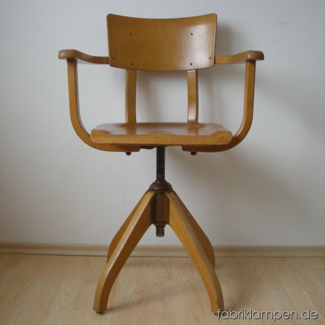 Ama Elastik chair in very nice condition.