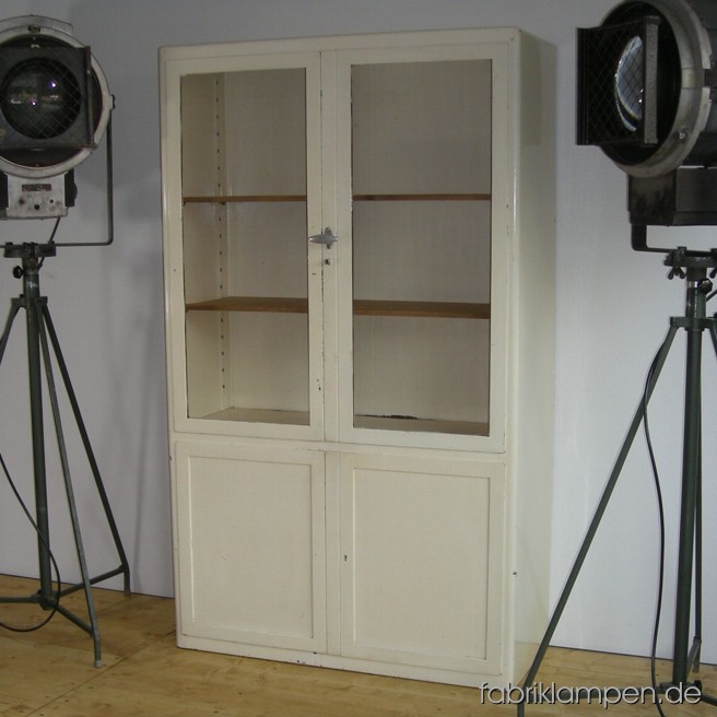 Old medical cabinet in nice shabby condition with wooden racks. Width ca. 100 cm (39,4 inches), height ca. 170 cm (70 inches). 
