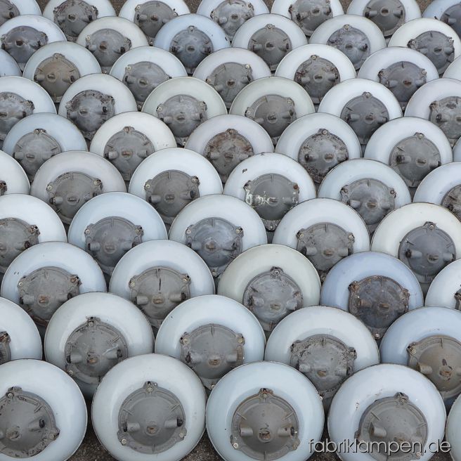 Nice collection of gray enamel bunker lamps after arriving. Details to the lamps you find here.